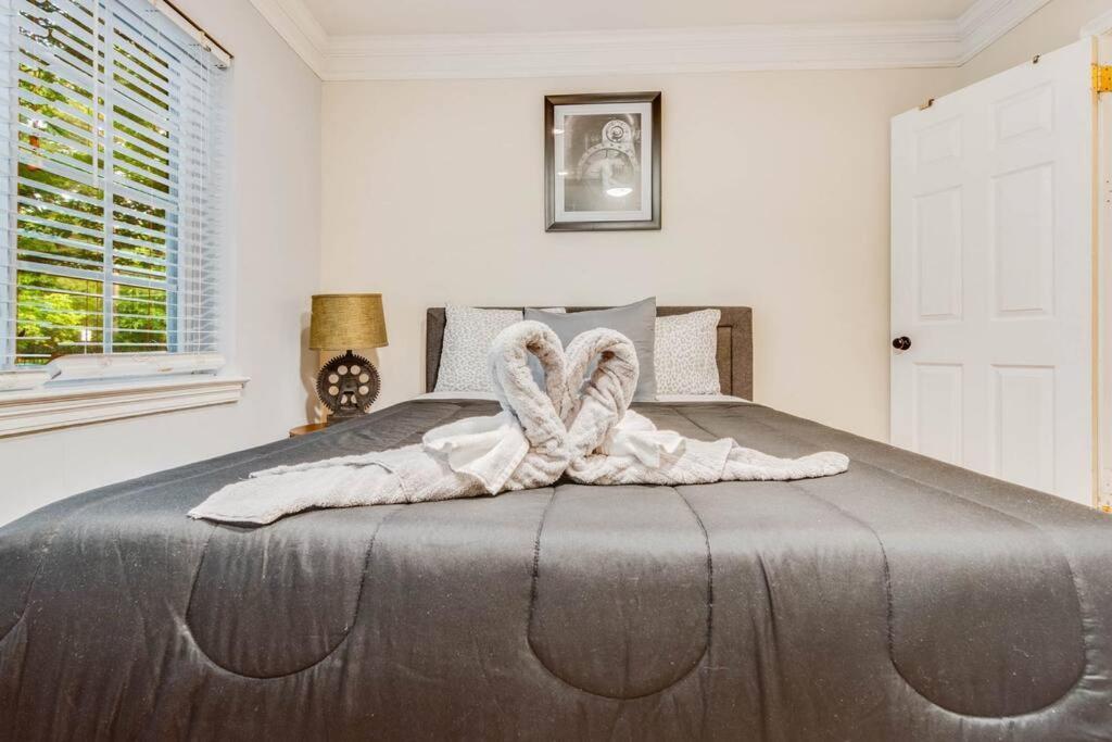 Stunning Atl 5Bdr Home Near Cdc Emory Sleeps 12 Atlanta Exterior foto